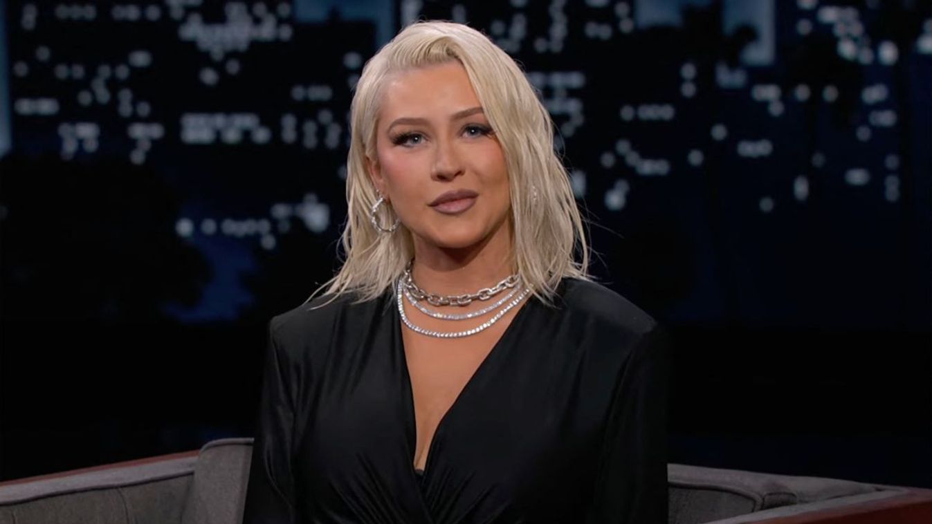 Újra bomba formában az örökké diétázó Christina Aguilera – fotókon a szexi énekesnő!