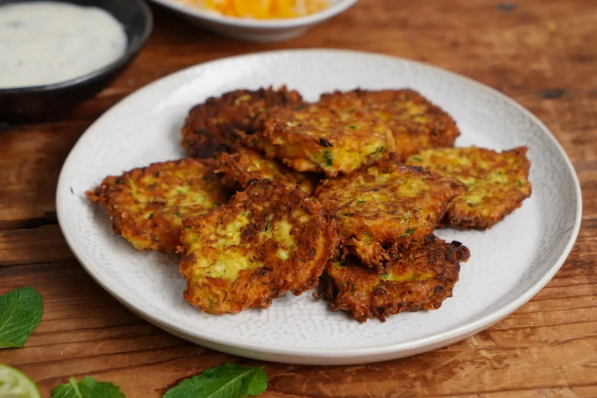 Cukkinitócsni mentás-joghurtos mártogatóssal recept