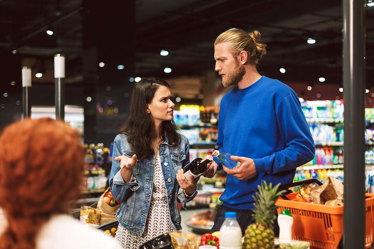 Mit tehetünk, ha romlott az élelmiszer, amit megvettünk? / Fotó: Shutterstock