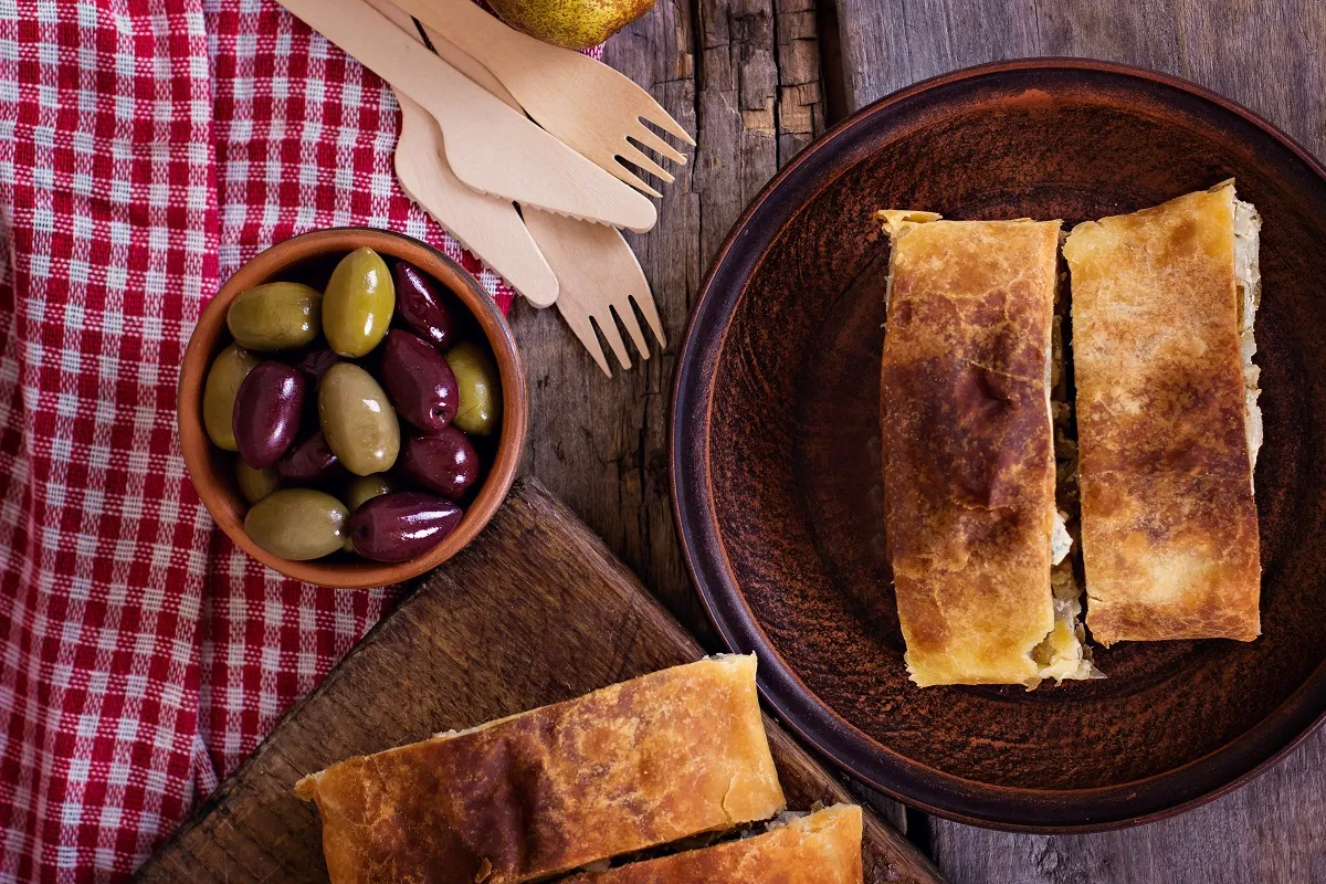 Tepertős-túrós rétes recept