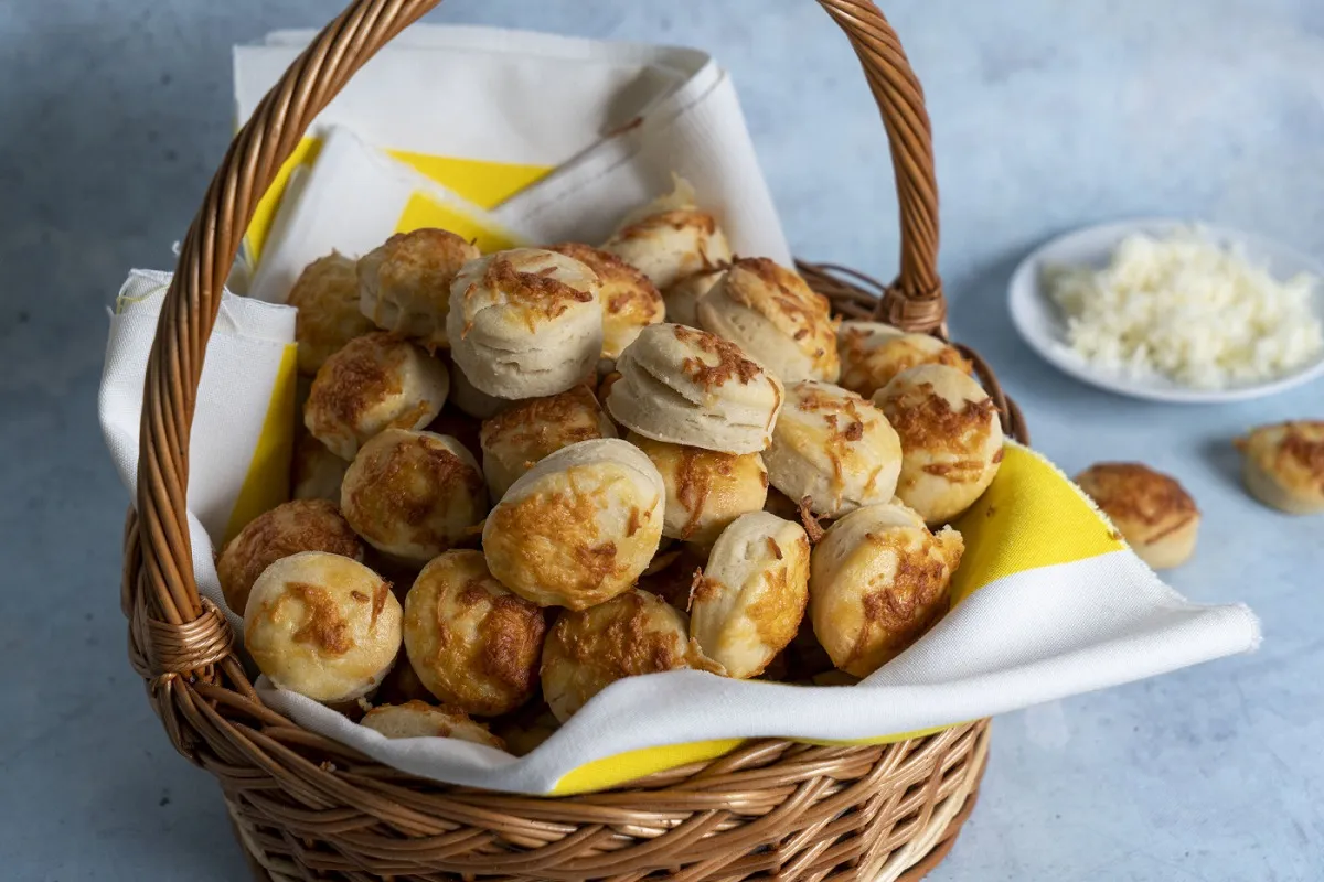 Vajas-sajtos pogácsa egyszerűen recept