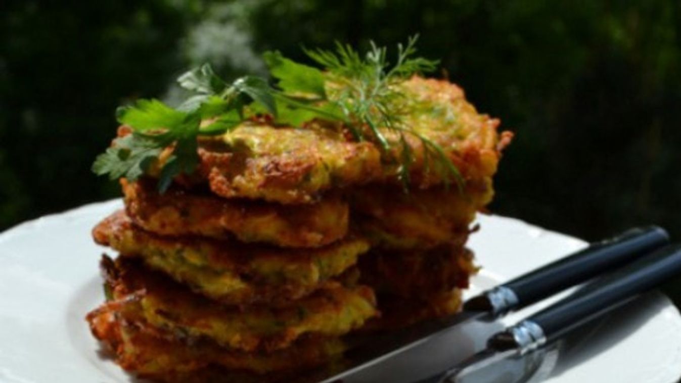 Zöldfűszeres-sajtos lepények recept