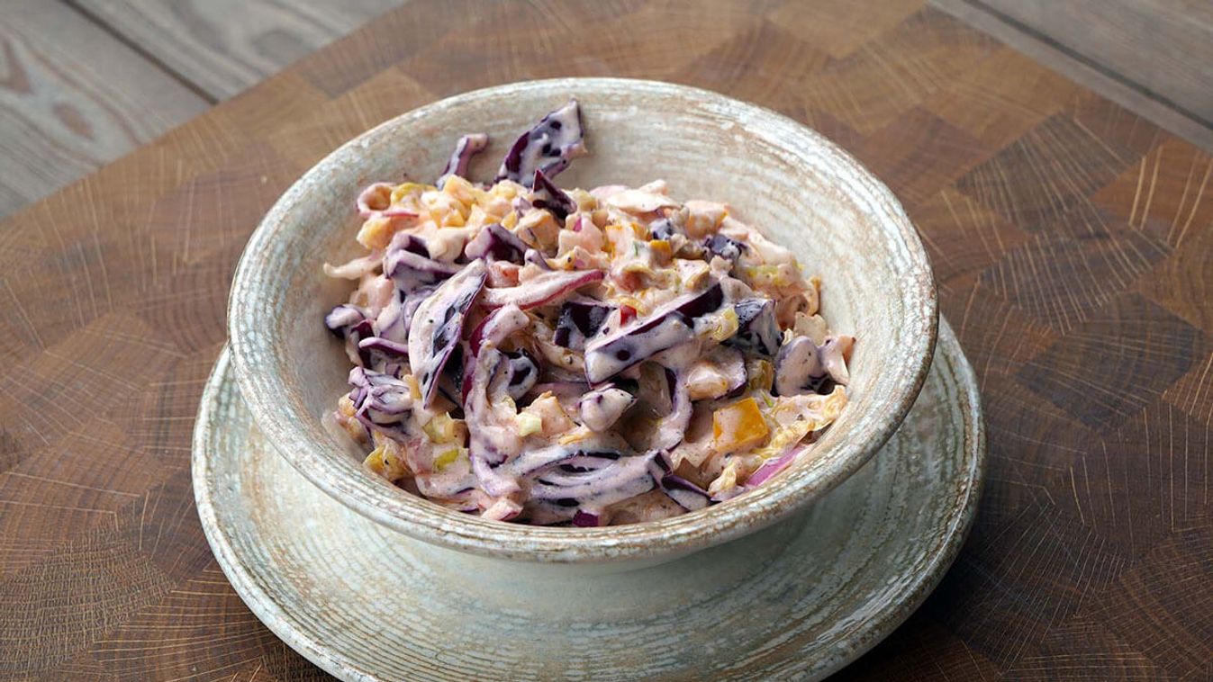 Könnyű coleslaw joghurttal recept