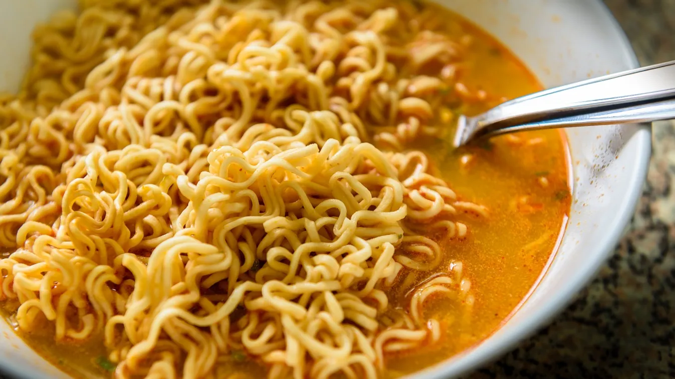 Méregerős zacskós ramen került a magyar boltokba, Európában valahol már be is tiltották