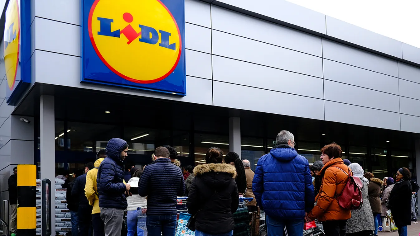 Kifakadt a Lidl alkalmazottja: Sokkoló volt látni, ahogy a vásárlók viselkedtek