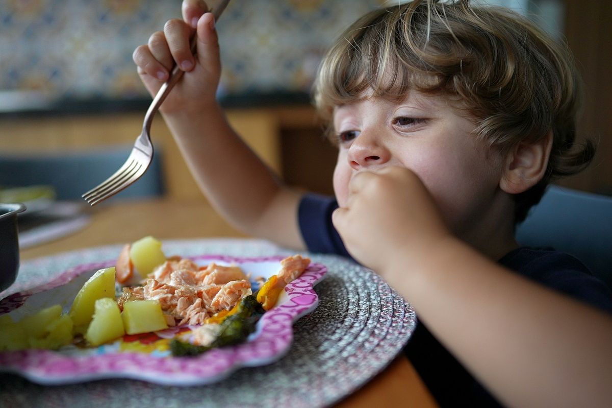 A gyerekkorban hallott mondatok hathatnak az étkezési szokásokra /Fotó: Shutterstock