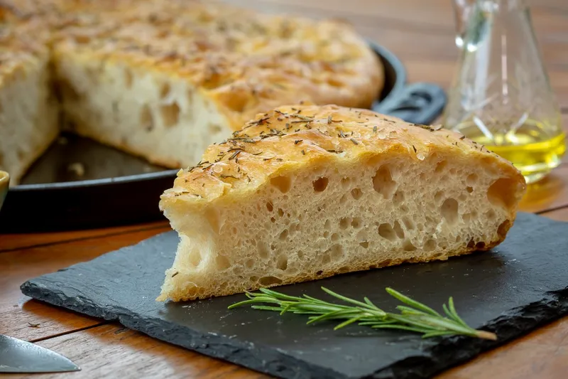 Rozmaringos-kovászos focaccia