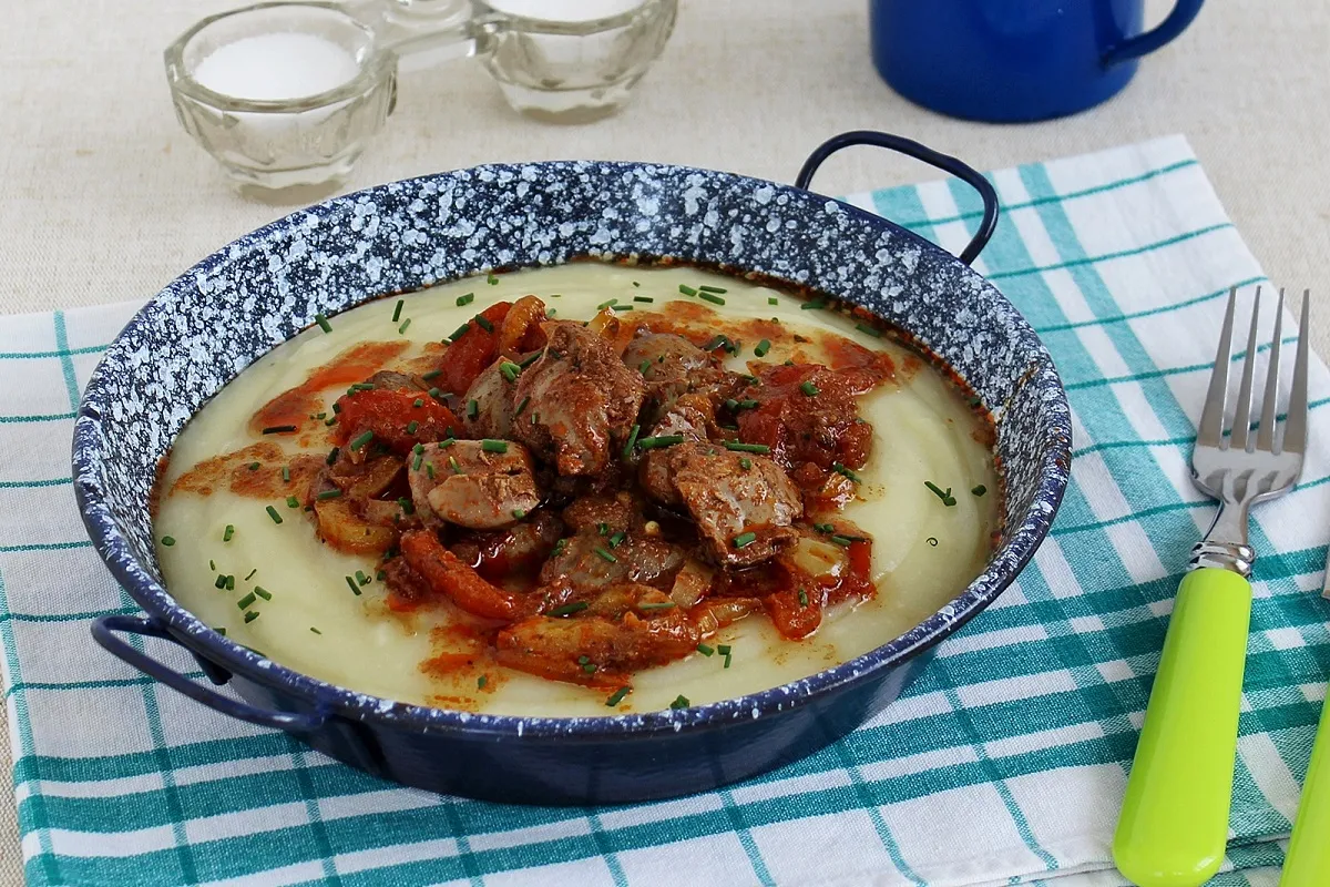 Lecsós csirkemáj krumplikásával recept