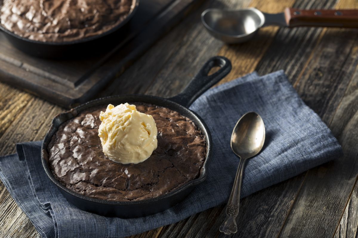 A húsok és zöldségek után jöhet a desszert: grillezett brownie / Fotó: Shutterstock