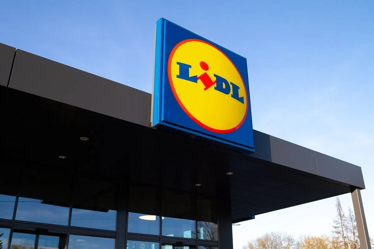 A Lidl több angol üzletében is megváltoztatták az árcédulák helyét  /Fotó: Shutterstock