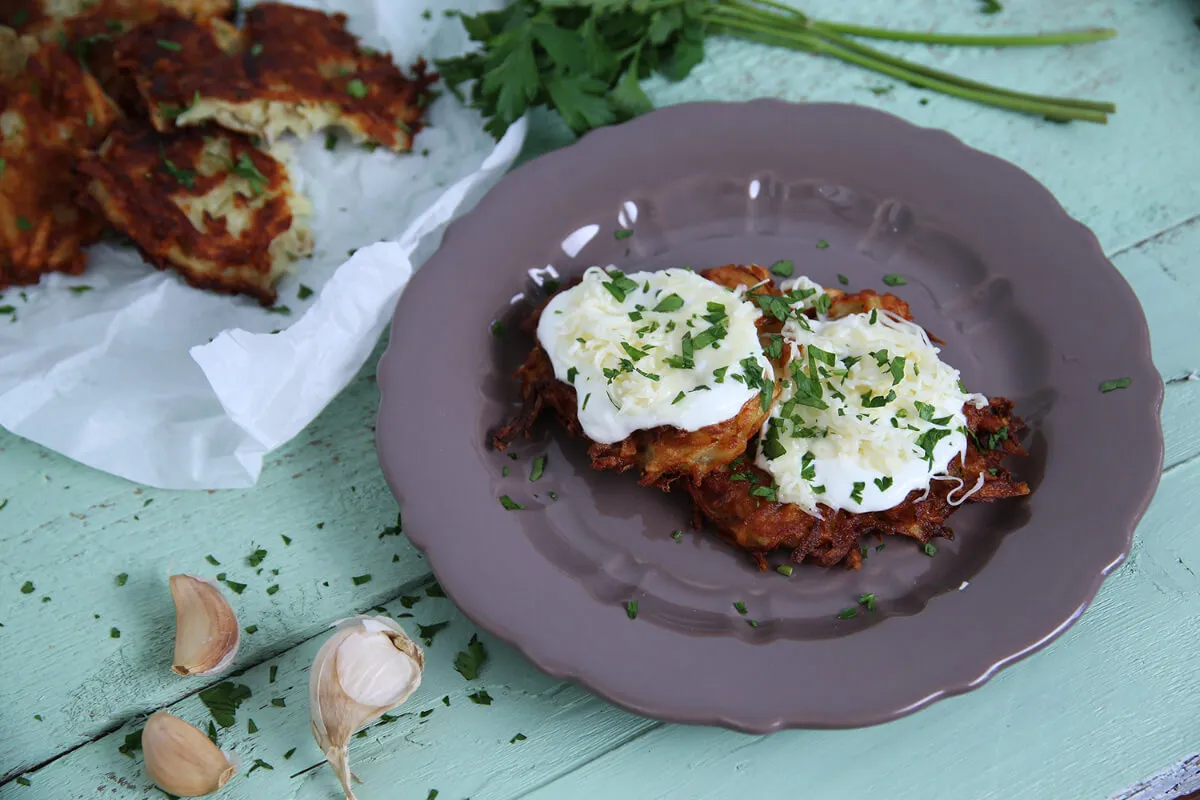 Sajtos-tejfölös tócsni recept