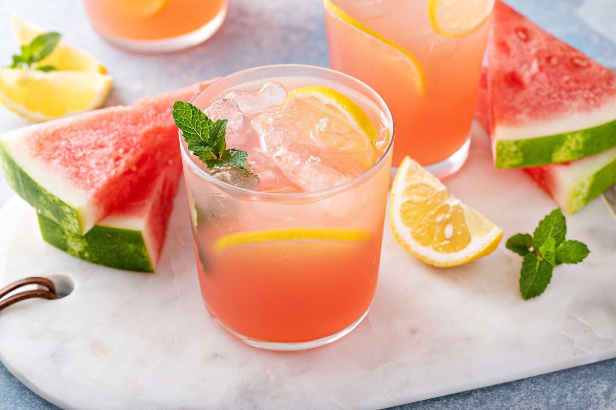 A melegben remekül frissít a görögdinnyés limonádé / Fotó: Shutterstock