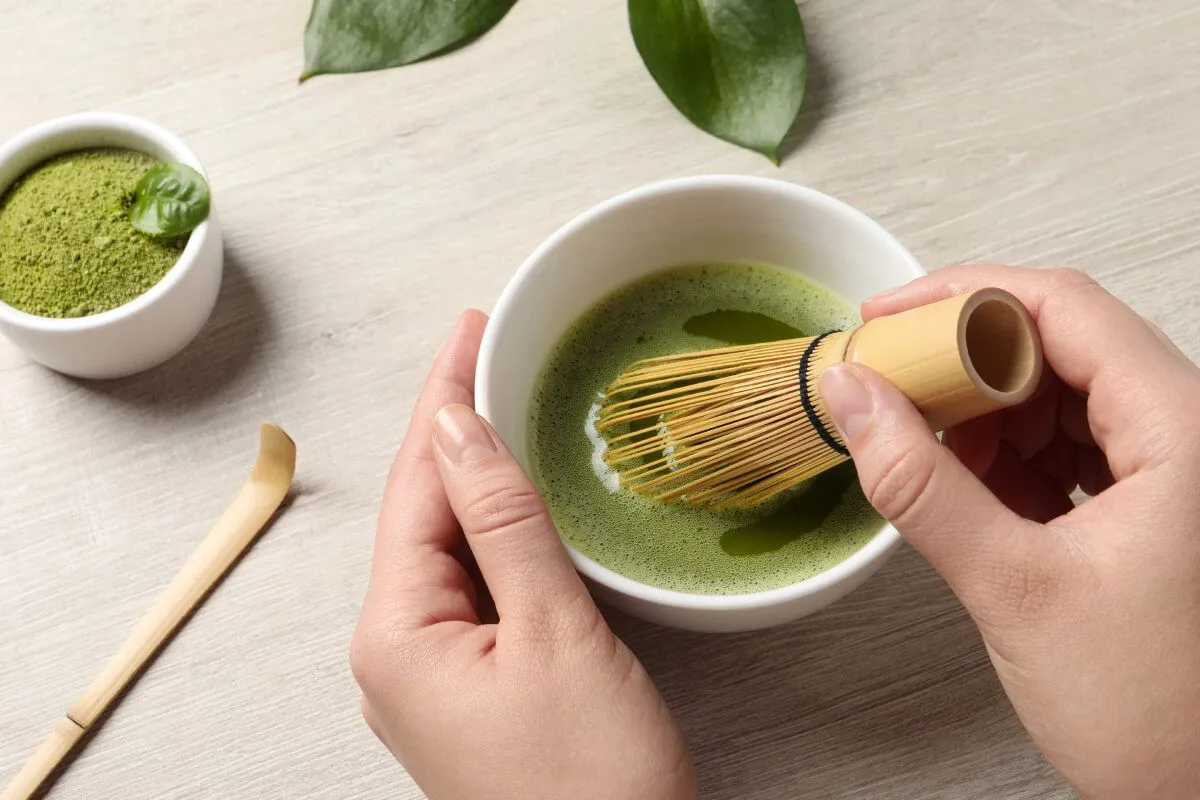 A matcha ital készítésének speciális eszközei vannak (Fotó: Shutterstock)