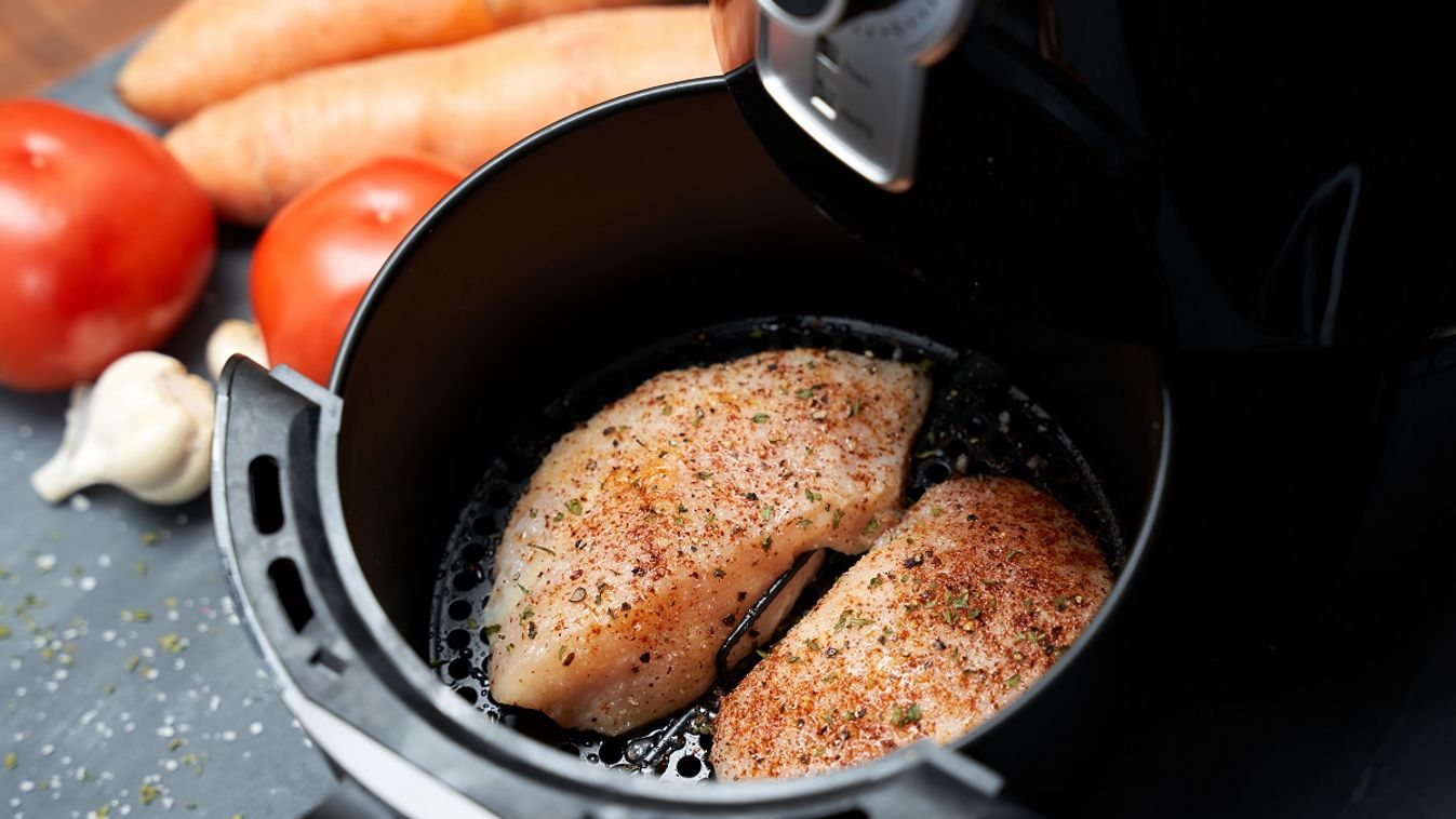 A száraz fűszereket szétfújja az air fryer /Fotó: Shutterstock