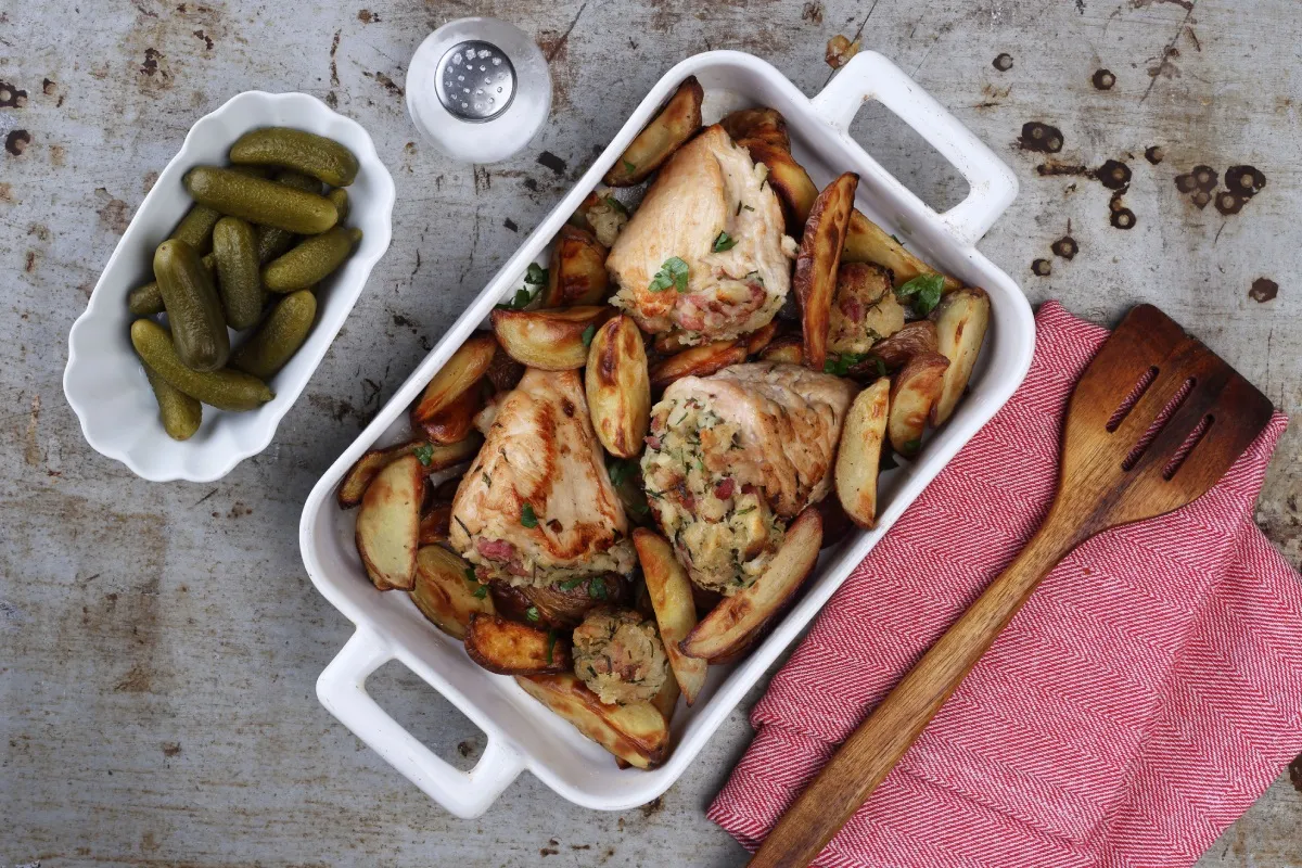 Szalonnás-snidlinges zsebes pulyka steakburgonyával  recept