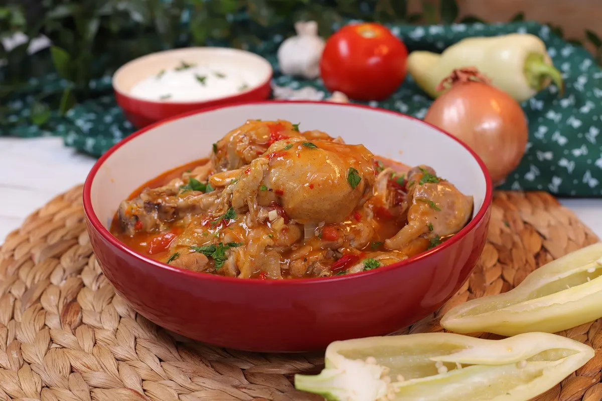 A csirkepörkölt klasszikus magyar fogás, ami sosem megy ki a divatból