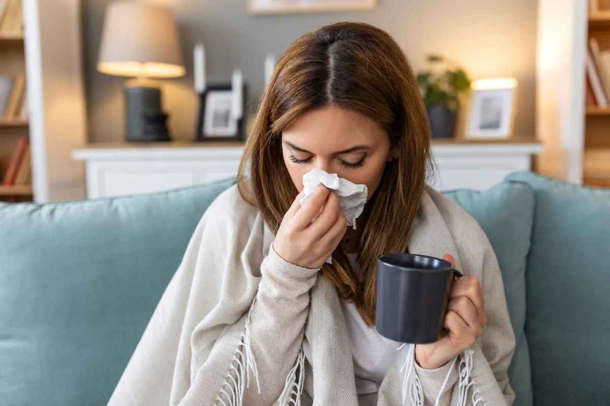 A gyerekek könnyedén veszik a náthát, a felnőtteknek tovább tart a gyógyulás / Fotó: Shutterstock