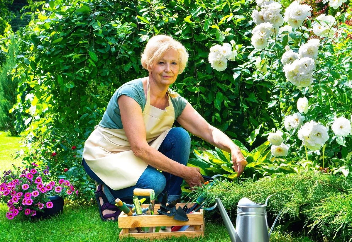 Ha nem szeretnél kesztyűt húzni kertészkedés közben, akkor is van megoldás, hogy ne legyenek koszosak a körmeid / Fotó: Shutterstock