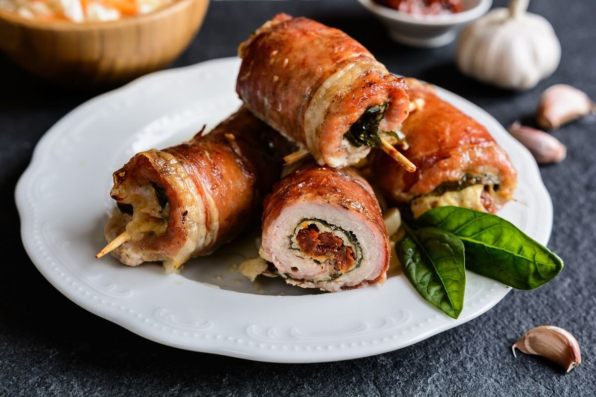 Baconbe tekert göngyölt karajszelet /Fotó: Shutterstock