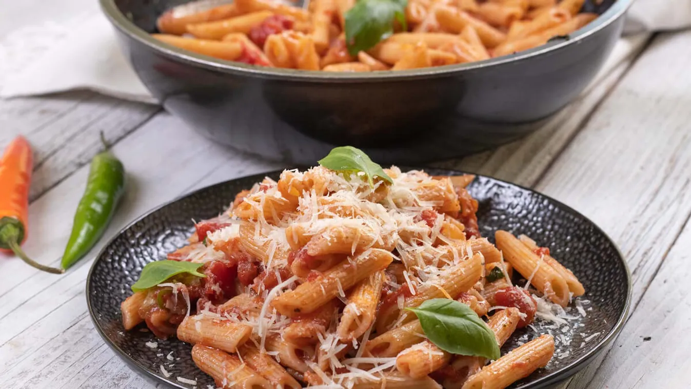 Penne all' arrabbiata (alaprecept) recept