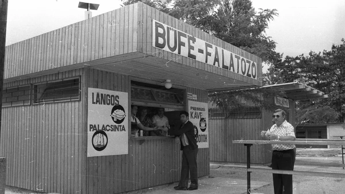 Se lángos, se főtt kukorica. De akkor mit ettek 100 éve a Balatonnál?