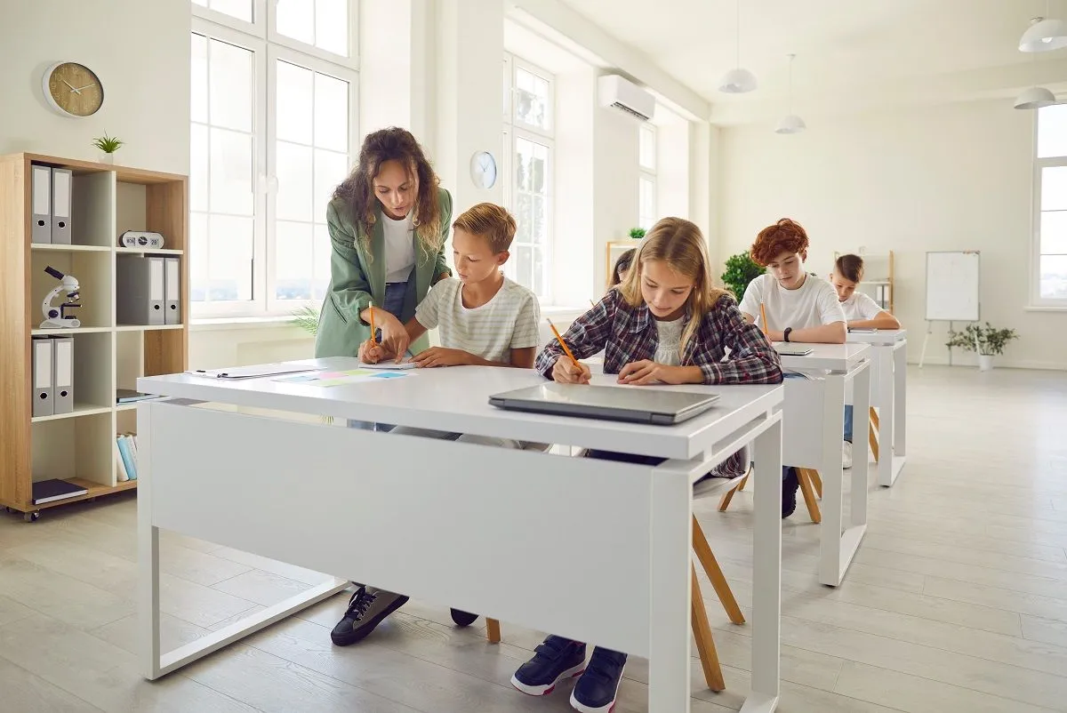 Csak akkor tudnak a gyerekek figyelni az iskolában, ha eleget alszanak éjjel / Fotó: Shutterstock