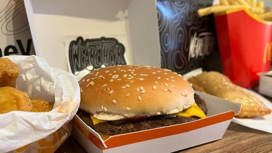 Itt a magyar McDonald's újabb nagy dobása, megérkezett az új menü, amihez ajándék is jár