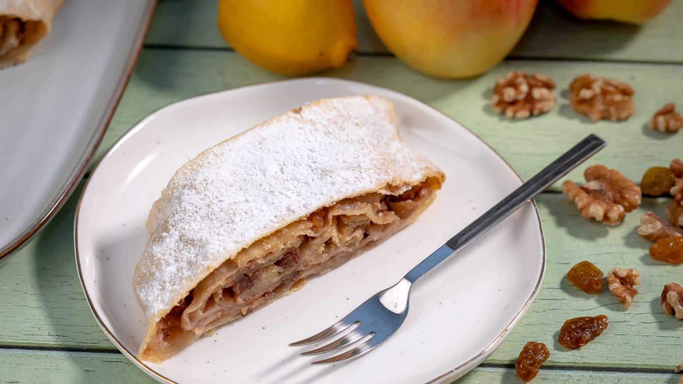 Apfelstrudel, az osztrák, húzott almás rétes recept