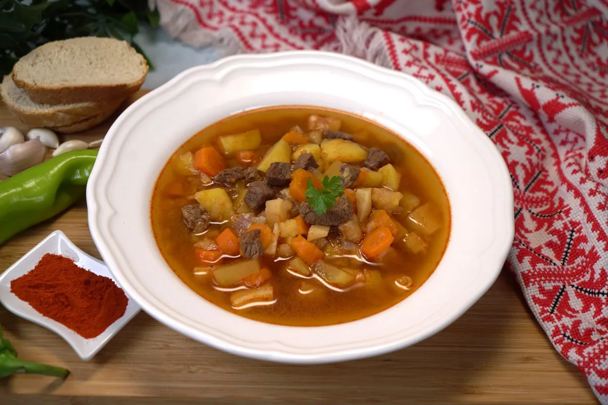 Marhagulyás kuktában recept