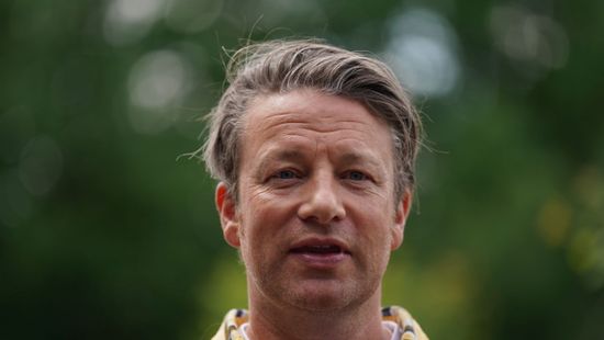 Botrány van Jamie Oliver új gyerekkönyve miatt, amit már ki is vontak a forgalomból