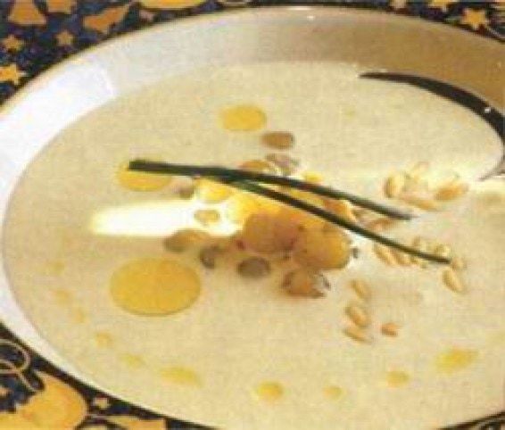 Ajo blanco (andalúz fokhagymaleves)