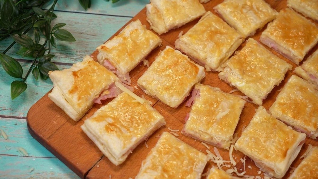 Villámgyors vendégváró leveles tésztából, így készül a finom sajtos-baconös párna