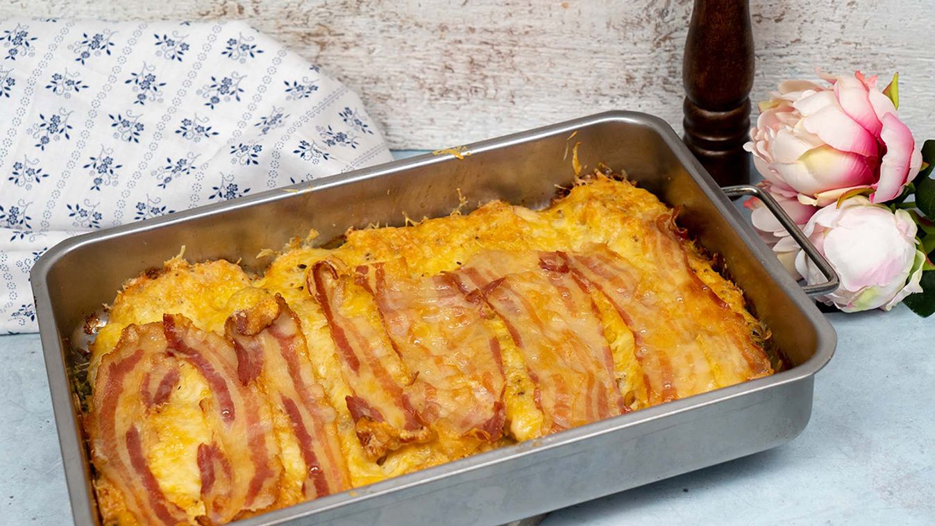 Sajtos rakott csirkemell ropogós baconnel recept