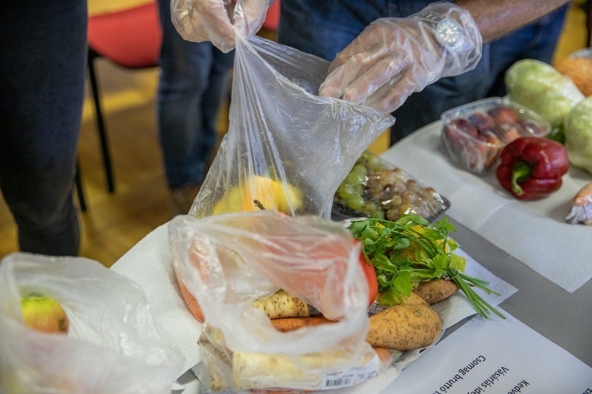 Ételmentő csomagokat vizsgáltak a Nébih szakemberei