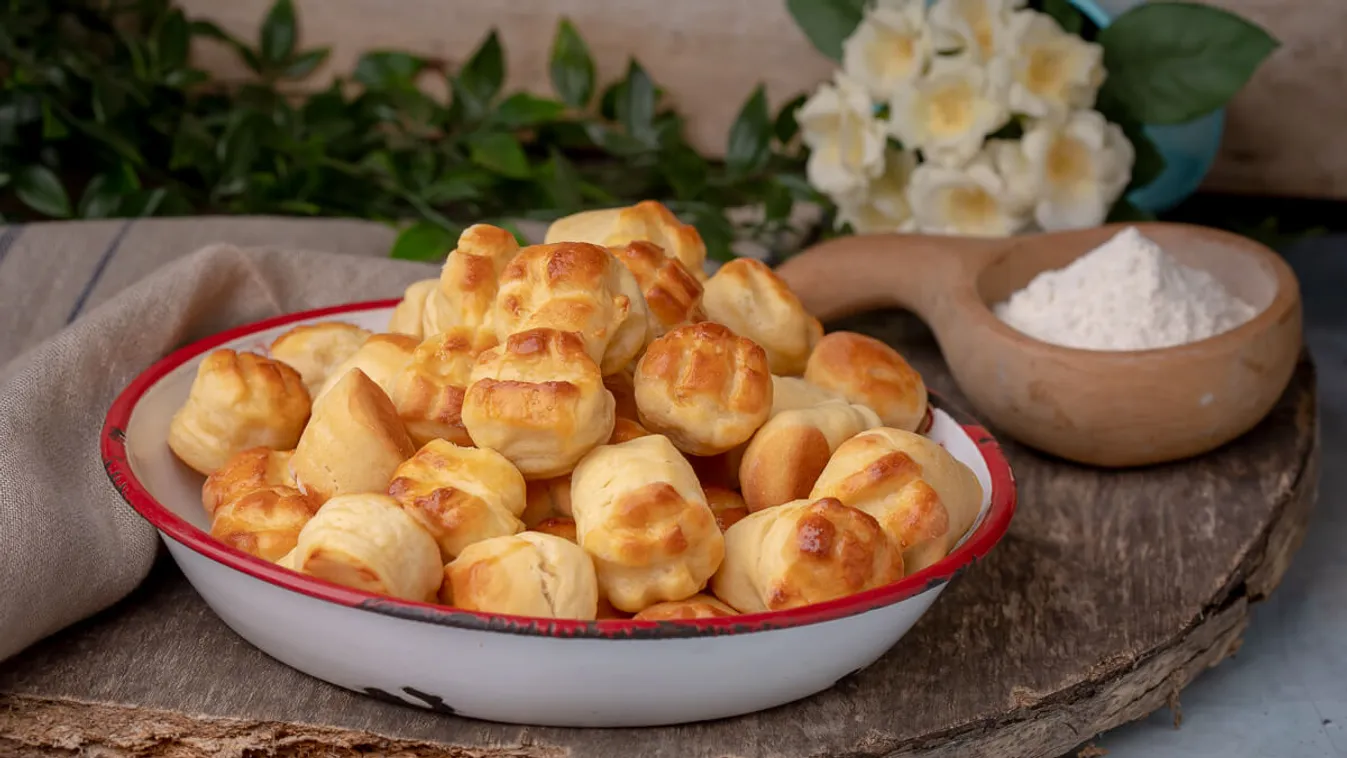 Pehelykönnyű hajtogatott burgonyás pogácsa recept