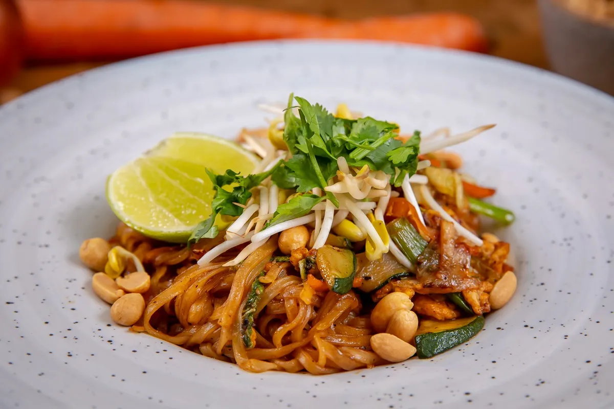 Zöldséges pad thai