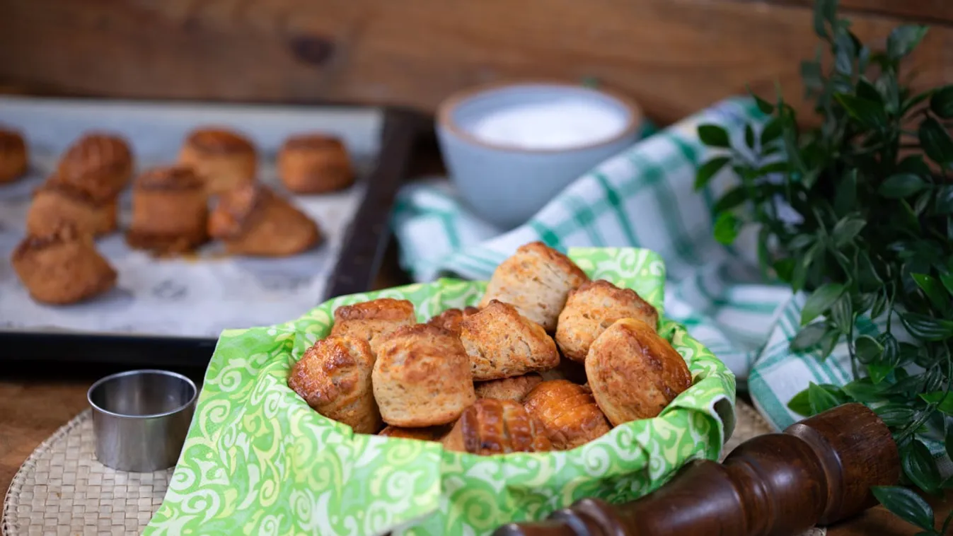 Hajtogatott tepertős pogácsa recept