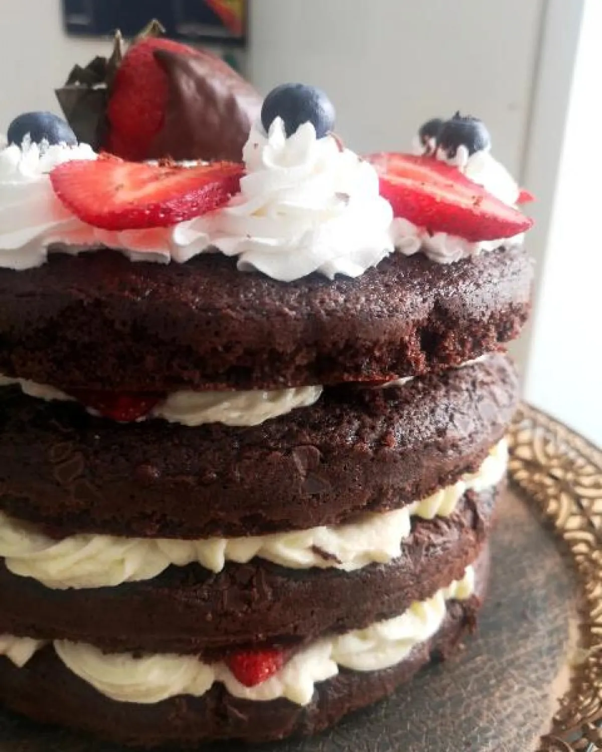 Gyors vaníliás-epres brownie torta