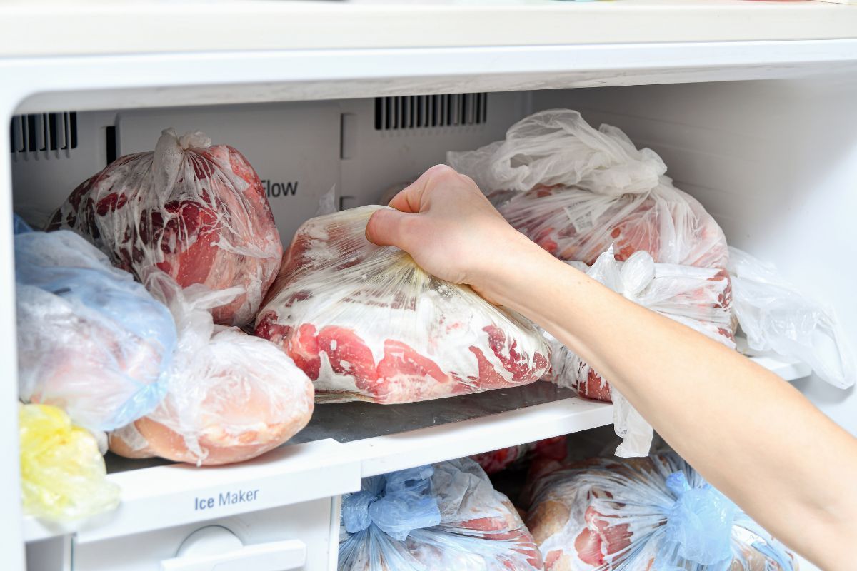 Ezzel a trükkel gyerekjáték lesz a hús kiolvasztás