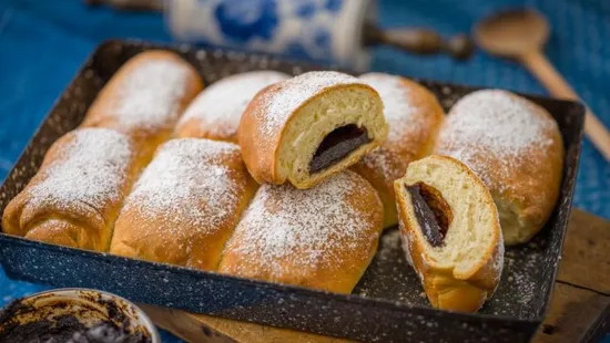 Pihe-puha szilvalekváros bukta, amiből egy nem elég
