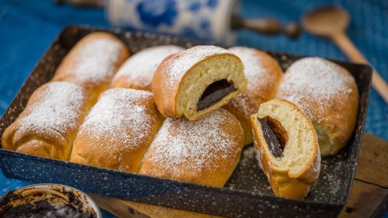 Pihe-puha szilvalekváros bukta, amiből egy nem elég