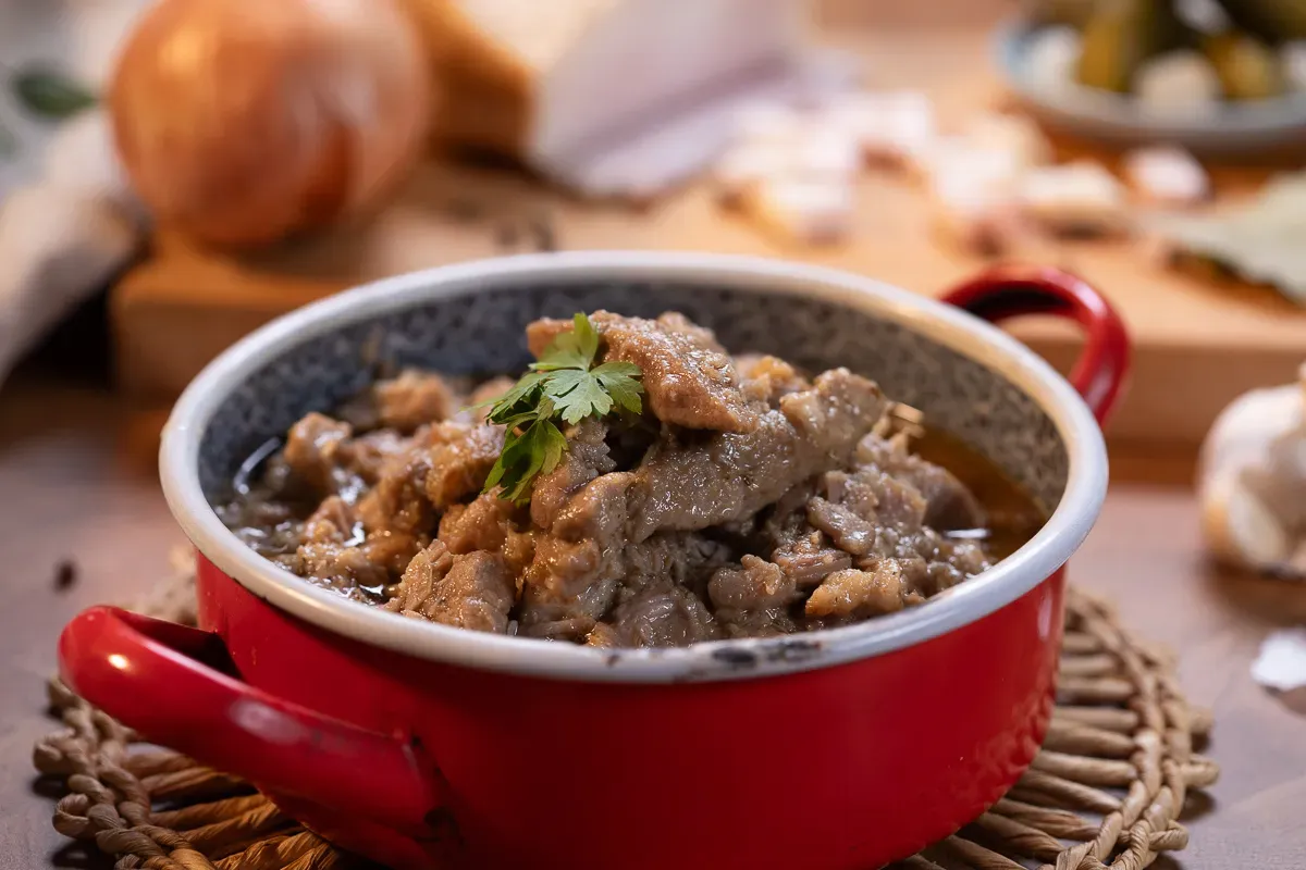 Borsos tokány receptje