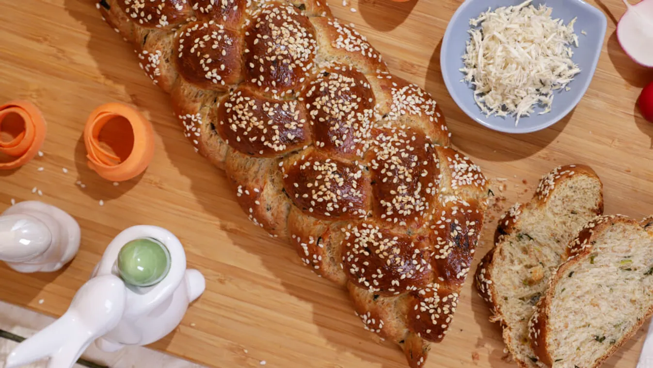 Medvehagymás fonott kalács recept