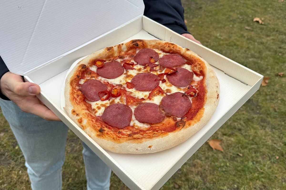 Az automatás pizza nemcsak jól néz ki, de finom is, az ára is kedvező