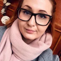 Zámbó Noémi szerző profilképe