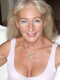  Zsuzsa szerző profilképe