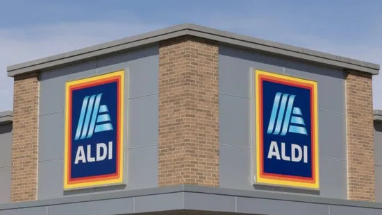 Berúgta az ajtót az Aldi: bomba áron kapható a fa játékkonyha