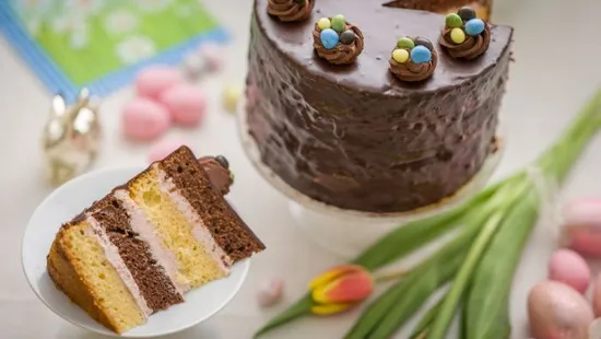 Újragondolt klasszikus: métereskalács-torta bogyós gyümölcsös krémmel