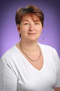 Csóra Andrea szerző profilképe