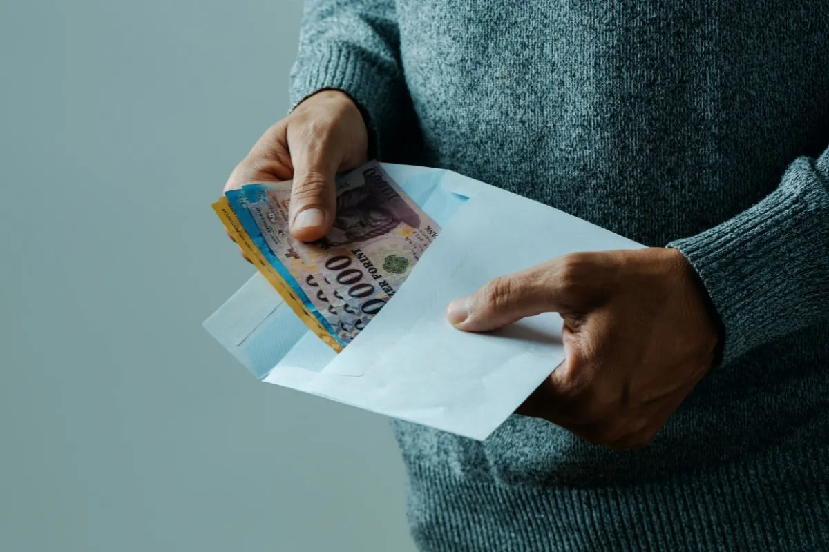 A nagy kérdés: mennyi pénz kerüljön a borítékba ballagáskor? 